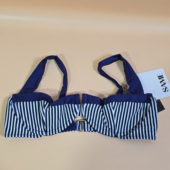 SAME Underwire Top - Picture 3 of 6